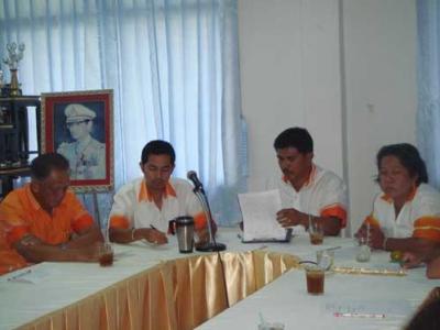 ประชุมเพื่อหาแนวทางแก้ไขการจัดการเรื่องน้ำประปาในพื้นที่ถนนสายป่าไม้ หมู่ที่ 5 ตำบลมะขามเตี้ย
