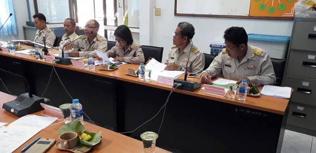 คณะผู้บริหาร และคณะสมาชิกสภาองค์การบริหารส่วนตำบลมะขามเตี้ยและหัวหน้าส่วนราชการเข้าร่วมประชุมสภาสมัย