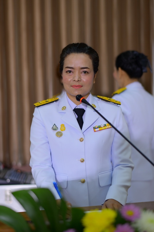 พิธีรับพระราชทานพระบรมฉายาลักษณ์พระบาทสมเด็จพระเจ้าอยู่หัวและสมเด็จพระบรมราชินีฯ