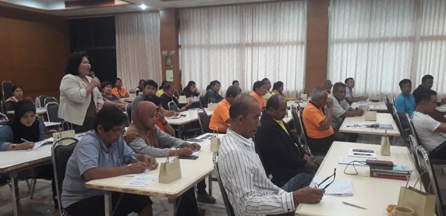 ประชุมรับฟังความคิดเห็นจากประชาชนในการพัฒนาเกาะกลางบางทะลุเป็นสวนสาธารณะเฉลิมพระเกียรติและแหล่งท่องเ