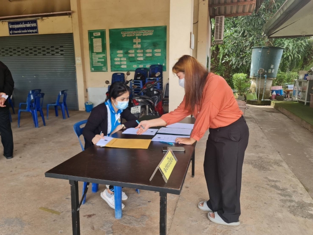 โครงการส่งเสริมอาชีพให้แก่ประชาชน  ในพื้นที่อบต.มะขามเตี้ย "กิจกรรมส่งเสริมการเลี้ยงโค" 