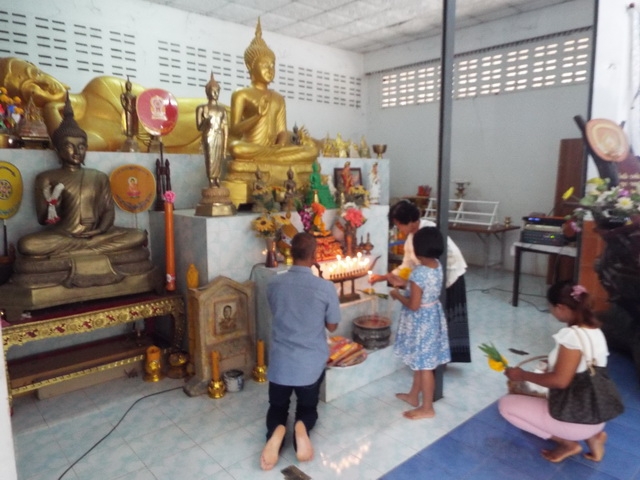 กิจกรรมโครงการวันจบปี จบเดือน รดน้ำผู้สูงอายุประจำปี 2560