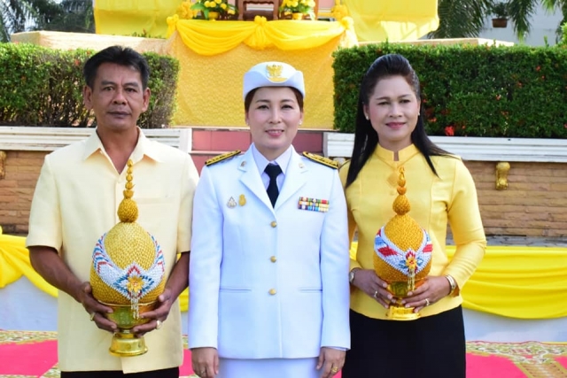 วางพานพุ่มเงิน พุ่มทอง ถวายราชสักการะ เนื่องในโอกาสวันเฉลิมพระชนมพรรษา พระบาทสมเด็จพระเจ้าอยู่หัว